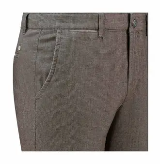 COM4 21202036 241 Brown
